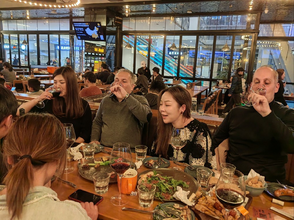 ‌A Pleasant Dinner Gathering with Friends from Germany